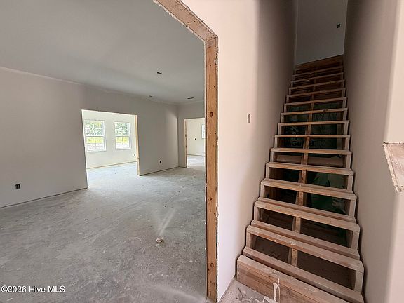 3rd image of 715 Homestead Acres Lane