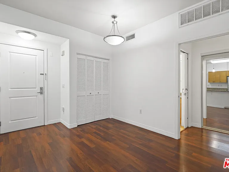 100 S Alameda St #115 — Photo 9