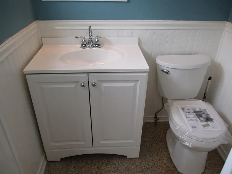 Master Bedroom/Private Bathroom