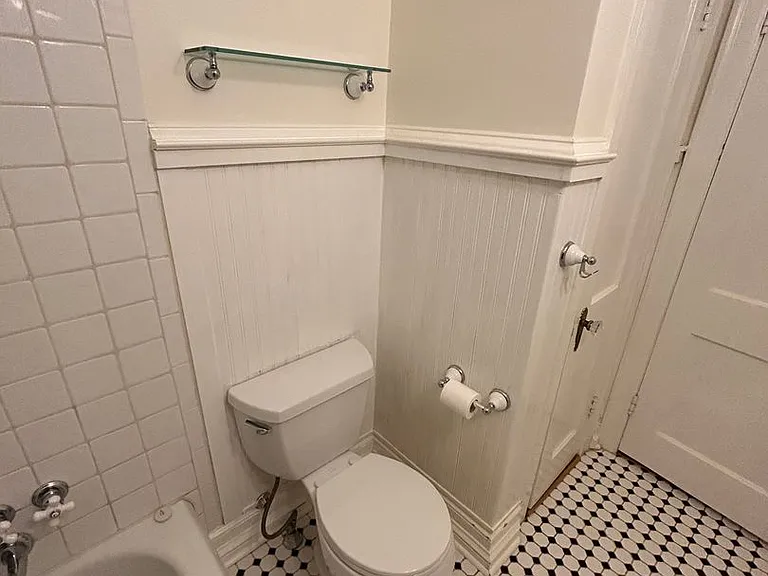 2461 Lyndhurst Ave — Photo 112