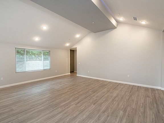 2nd image of 1055 E Elmwood Ave