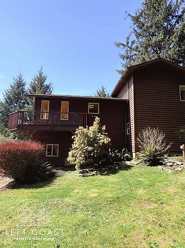7205 SW Burl Dr Photo 1
