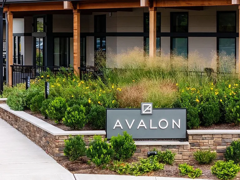 Leasing entrance