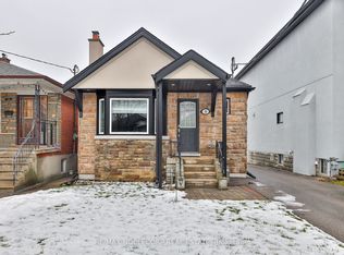 16 Little Blvd #4, Toronto, ON M6E 4N2