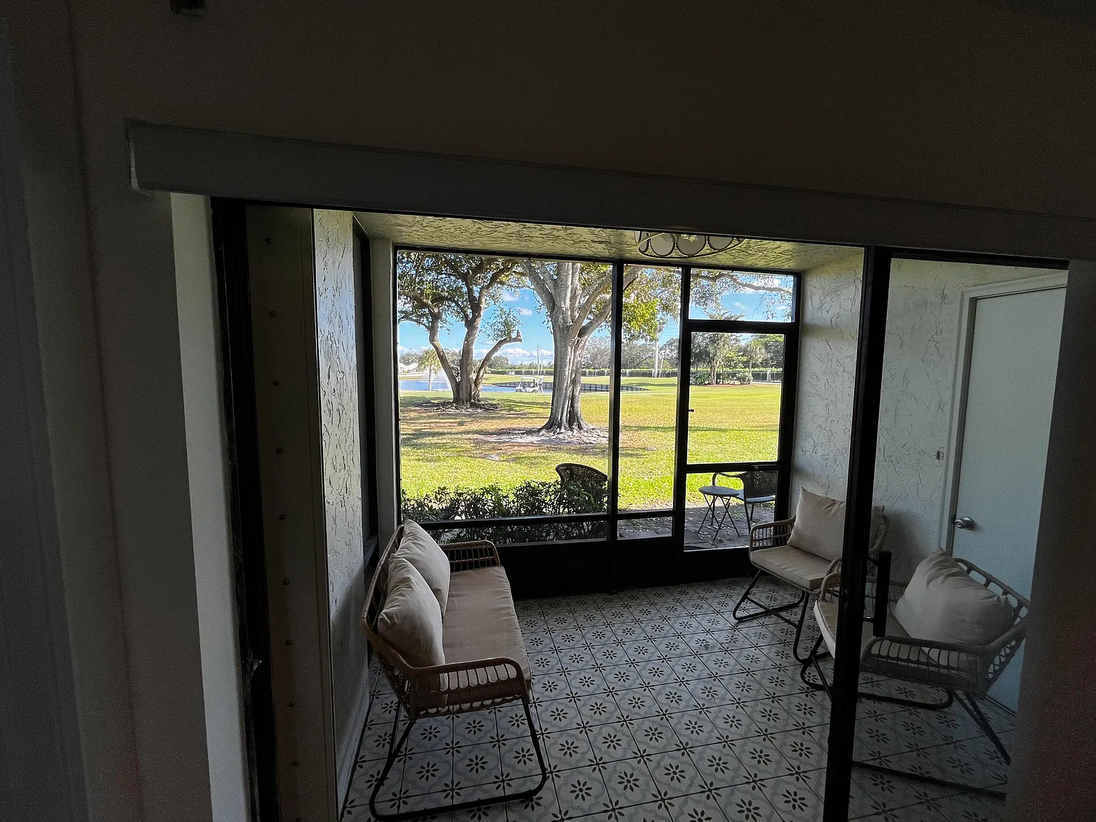 2 bed, 2.0 bath, 1000 sqft, $5,000 — Photo 2