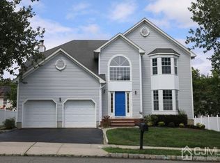 6 Lysbeth Ln, Matawan, NJ 07747