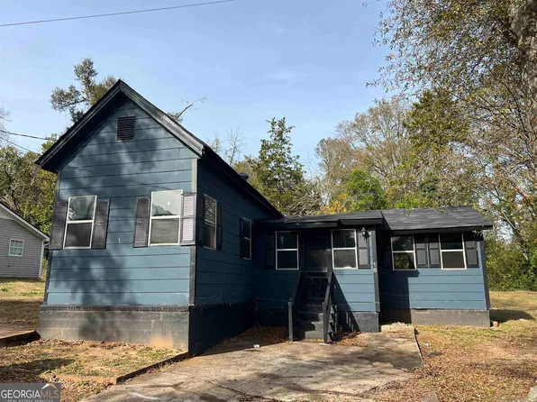 16 Davis St, Newnan, GA 30263