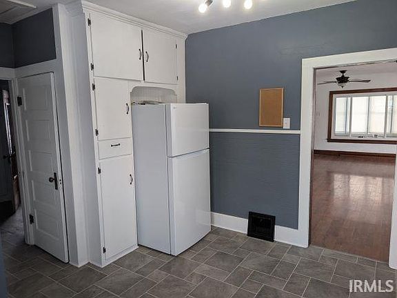 4th image of 336 W Oak St