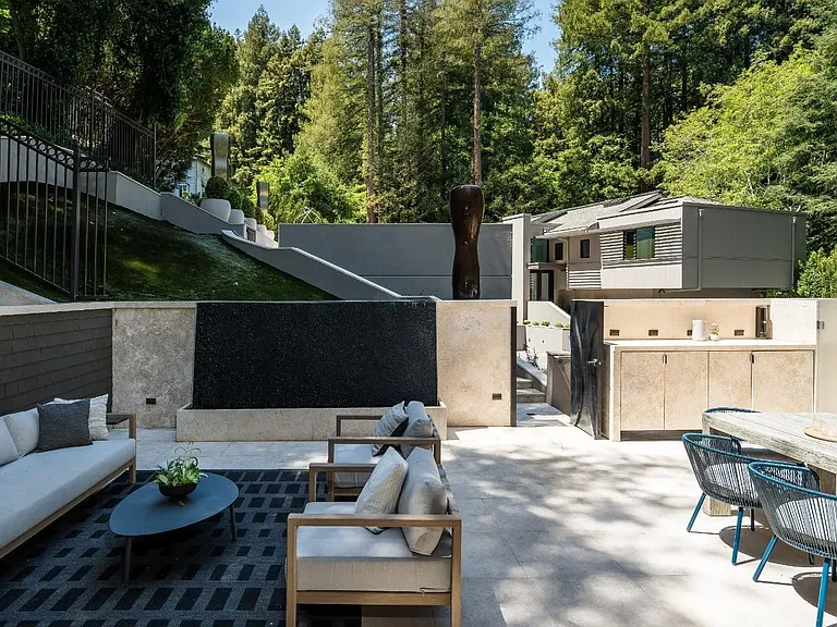 7 Ethel Ct — Photo 3
