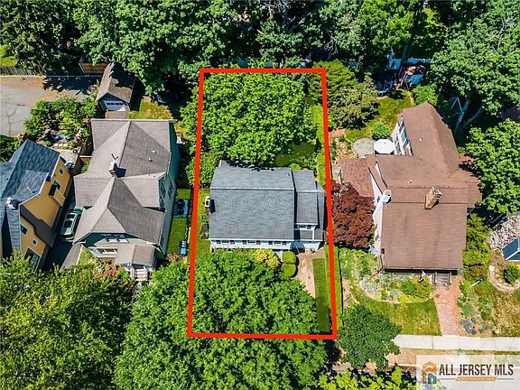 3rd image of 25 Home St