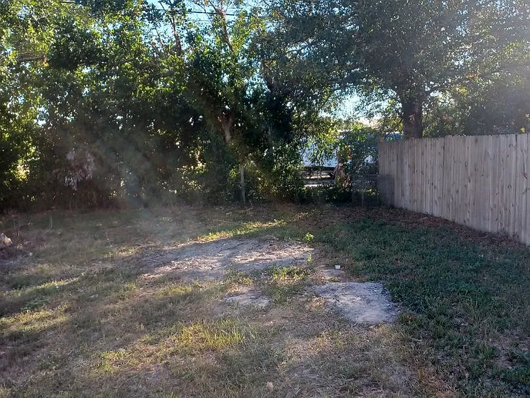 8305 McDaniel Dr — Photo 18