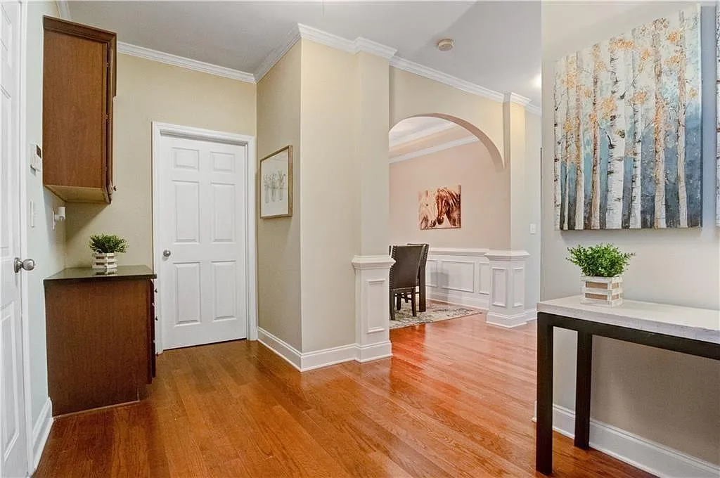2 bed, 2.5 bath, 2222 sqft, $2,900 — Photo 3