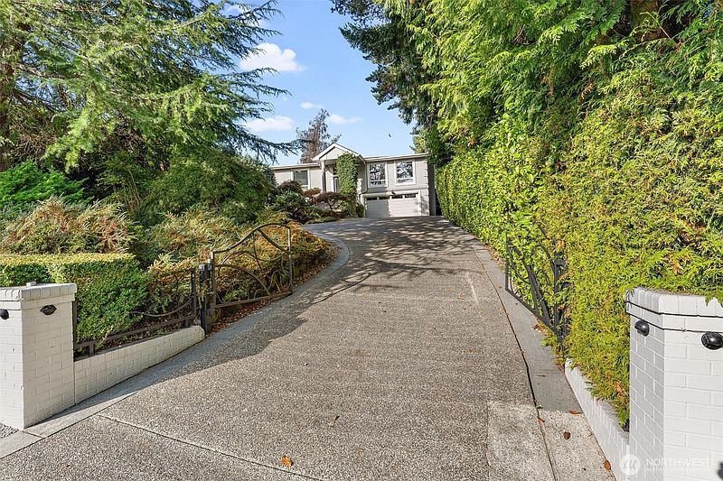 4th image of 11912 Marine View Drive
