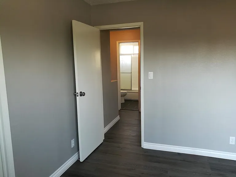 7549 N Hollywood Way #1 — Photo 20