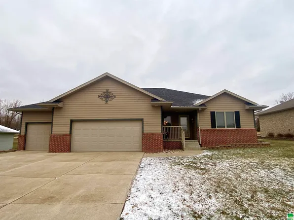 104 W Links Dr, Alta, IA 51002