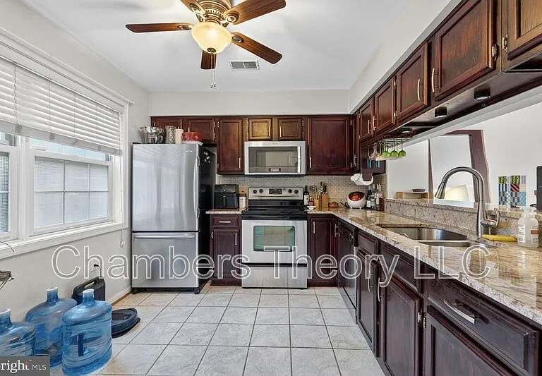 939 S Scott St #1 — Photo 5