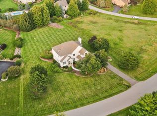 43W830 Willow Creek Dr, Elburn, IL 60119