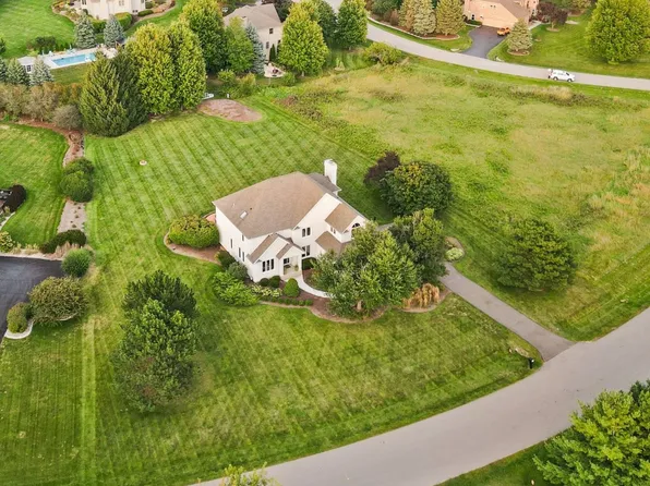 43W830 Willow Creek Dr, Elburn, IL 60119