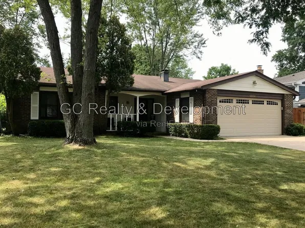 1084 Crofton Ln, Buffalo Grove, IL 60089