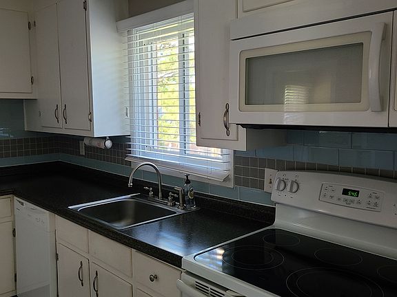 Huron Kitchen 4_03302021