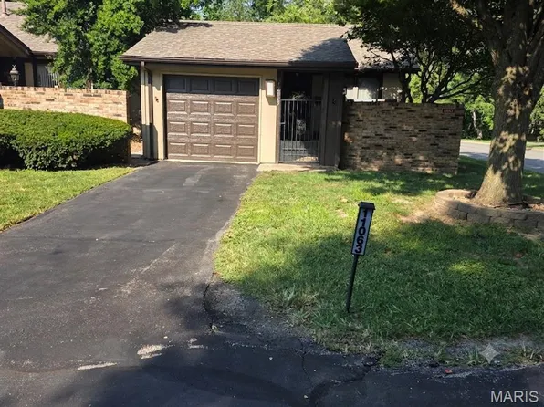 11063 Thousand Oaks Dr, Saint Louis, MO 63136