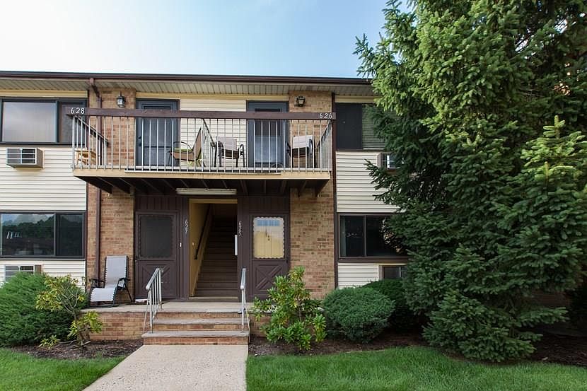 1st image of 625 Cricket Ln #625
