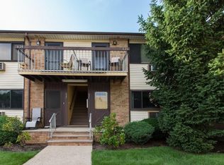 625 Cricket Ln #625, Woodbridge, NJ 07095
