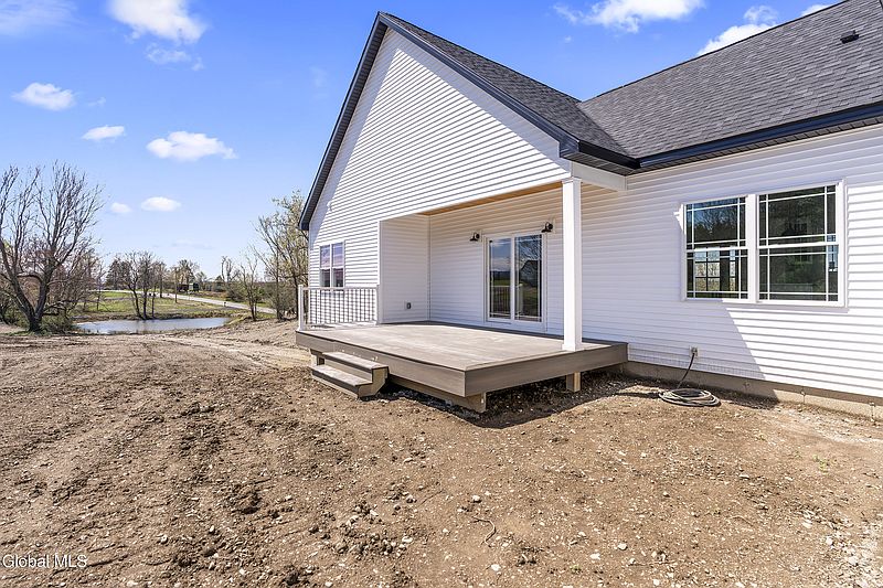 3rd image of 734 Groveside Road