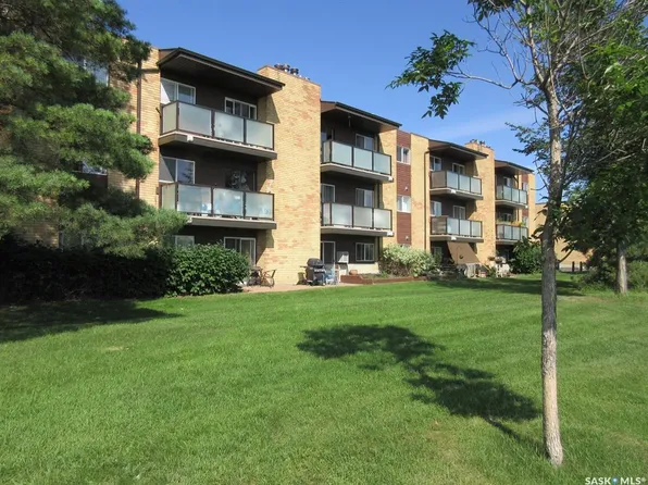 423 Tait Ct #312, Saskatoon, SK S7H 5L3