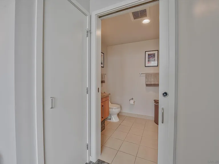 321 10th Ave #1603 — Photo 22