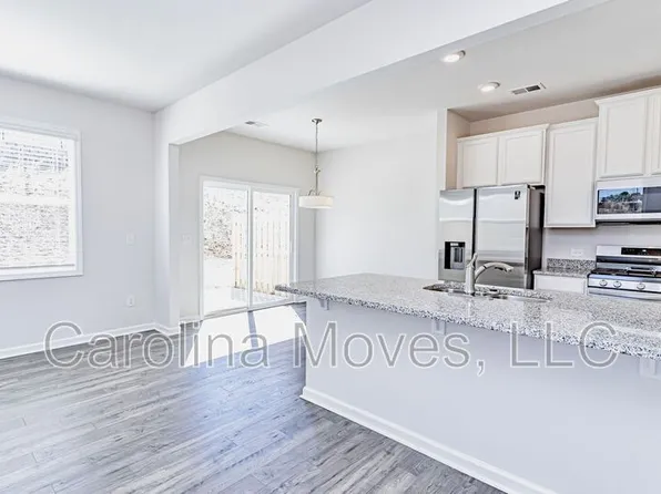 221 Stone Fruit Ct, Duncan, SC 29334