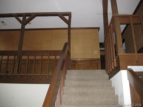 4th image of 3400 Lincoln Ln