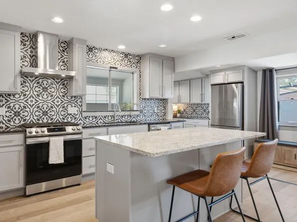 824 Arno St SE, Albuquerque, NM 87102