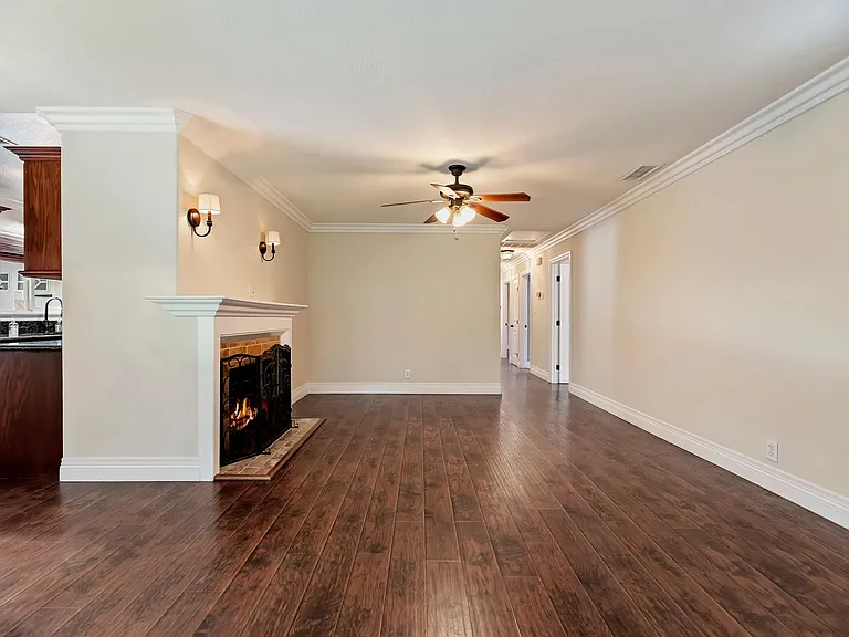 4570 Emerson St — Photo 14