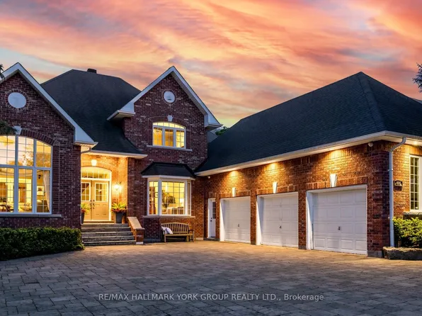 400 Coventry Hill Trl, Newmarket, ON L3X 2A1