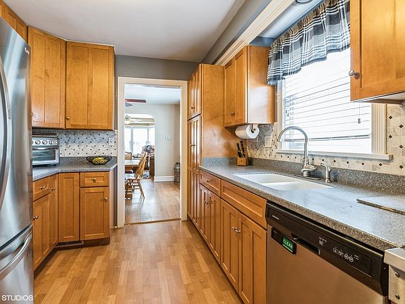 5th image of 6722 W Schreiber Ave