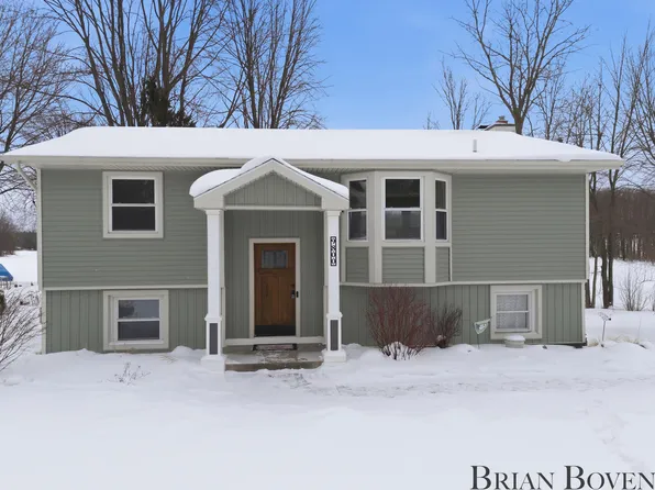 9800 Ten Mile Rd NE, Rockford, MI 49341