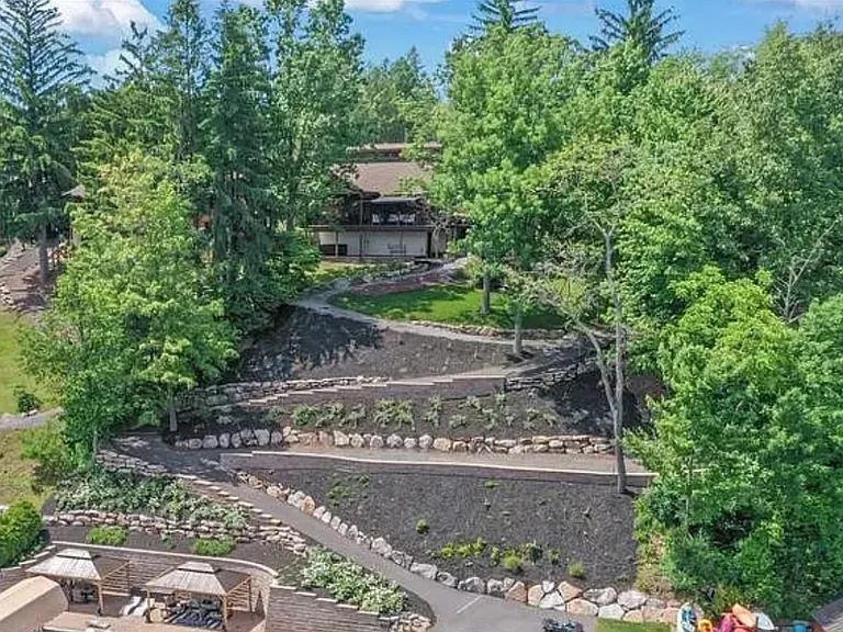 1507 Wynonah Dr — Photo 2