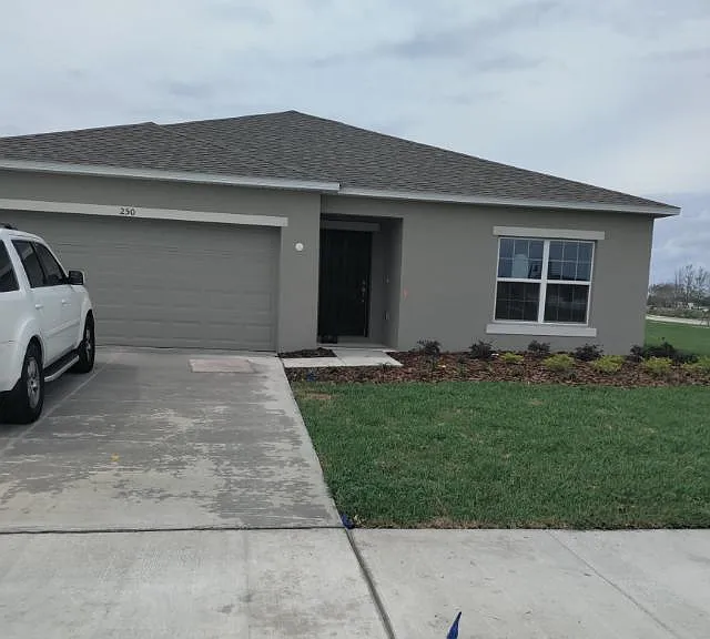 250 Zircon Rd — Photo 1