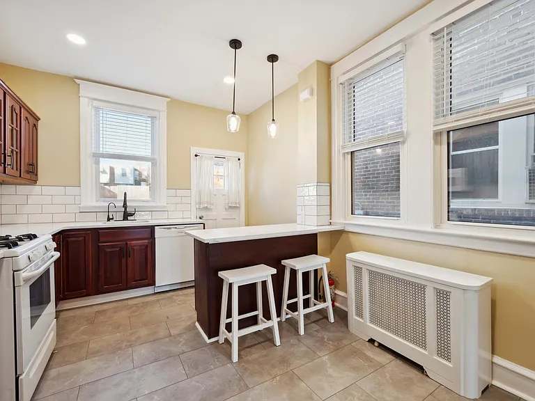 344 Fountain St — Photo 16