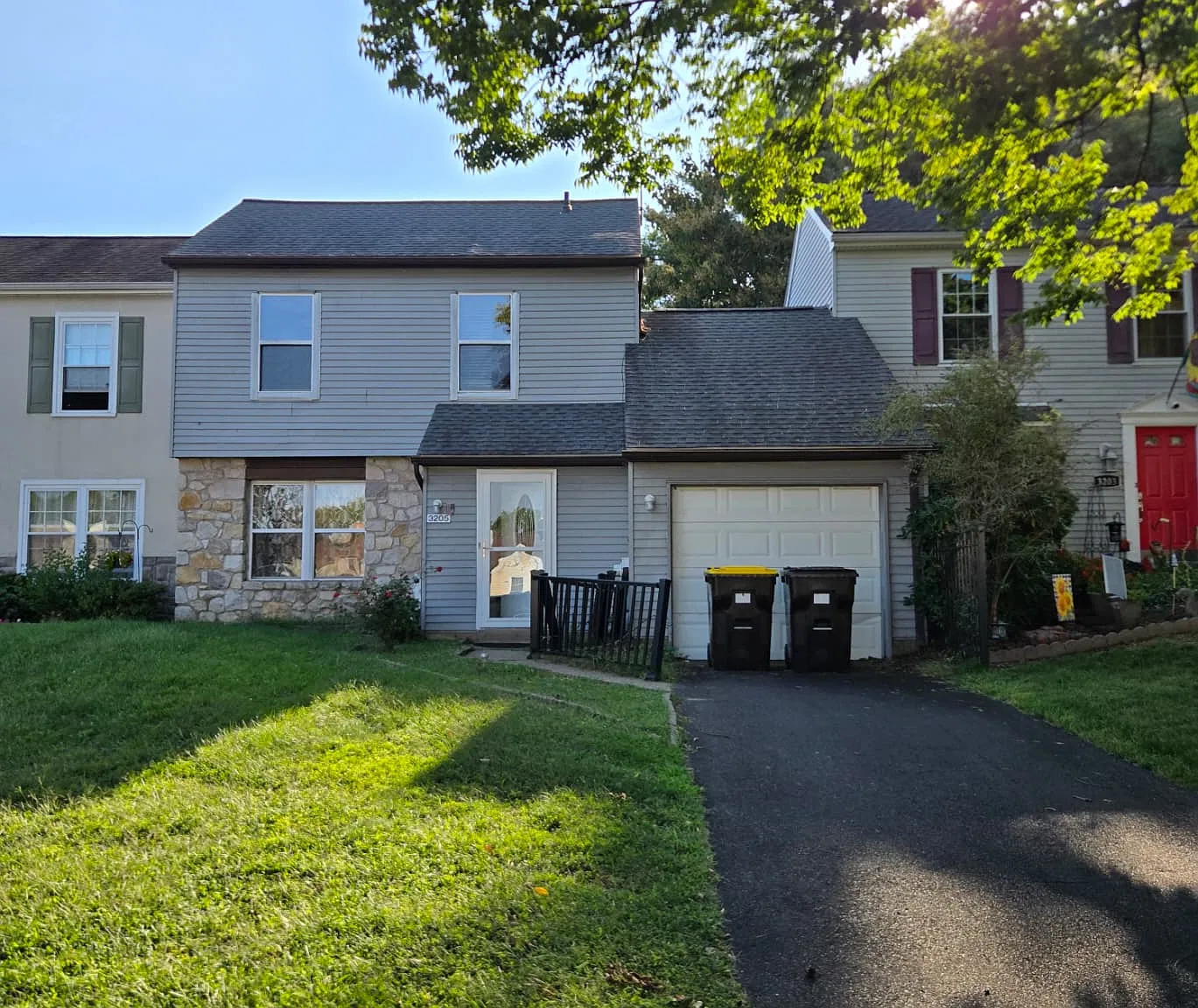 3 bed, 2.5 bath, 1717 sqft, $2,900 — Photo 1