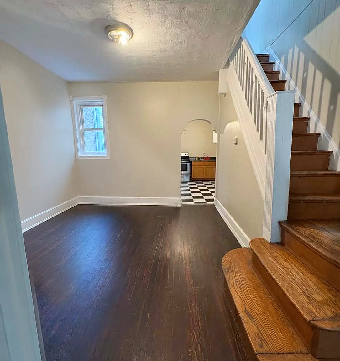 4 bed, 1176 sqft, $1,325 — Photo 2