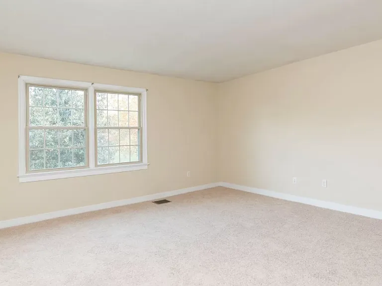 2180 Kingsbrook Dr — Photo 5