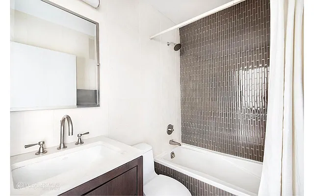Rented by New York Realty | media 19