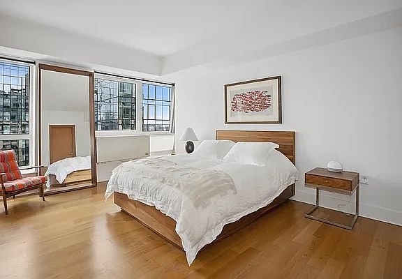 5th image of 440 Kent Ave APT 21B