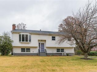 11 Caye Rd, Danbury, CT 06811