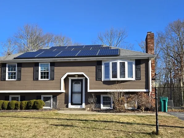 105 Stanley St, Attleboro, MA 02703