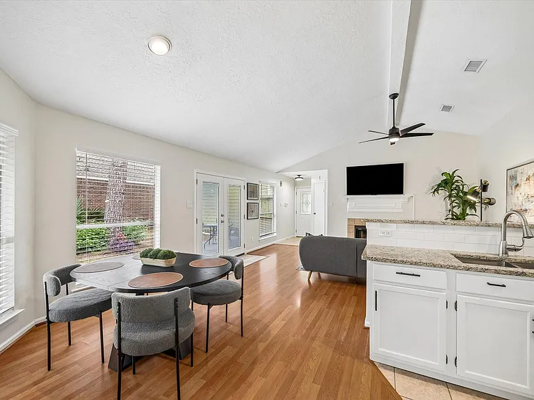 30 Camberwell Ct — Photo 7
