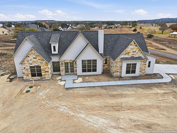 2nd image of 232 Spring Creek