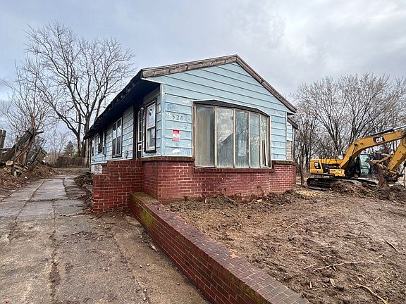 2nd image of 1528 W 20th St